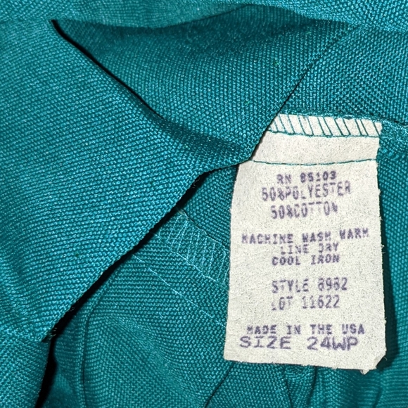 Plus Size Vintage Pleated Schoolgirl Skirt - Picture 8 of 8